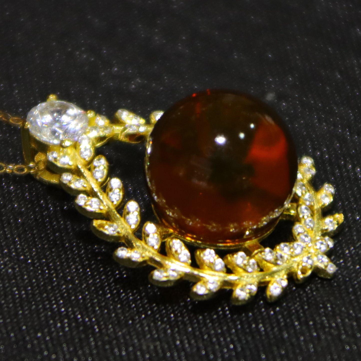 925 Sterling Silver Natural Mexico Blue Amber Ivy Pendant with 10mm Round Bead
