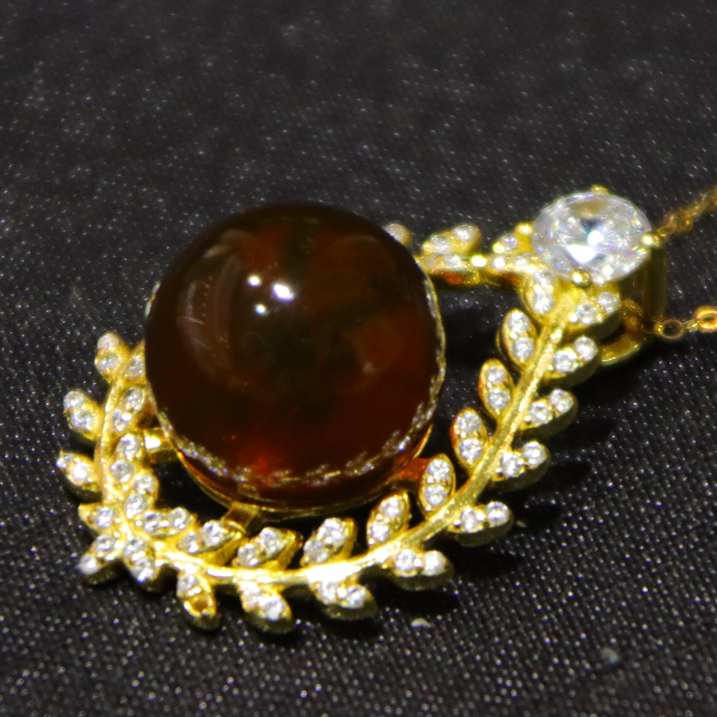925 Sterling Silver Natural Mexico Blue Amber Ivy Pendant with 10mm Round Bead