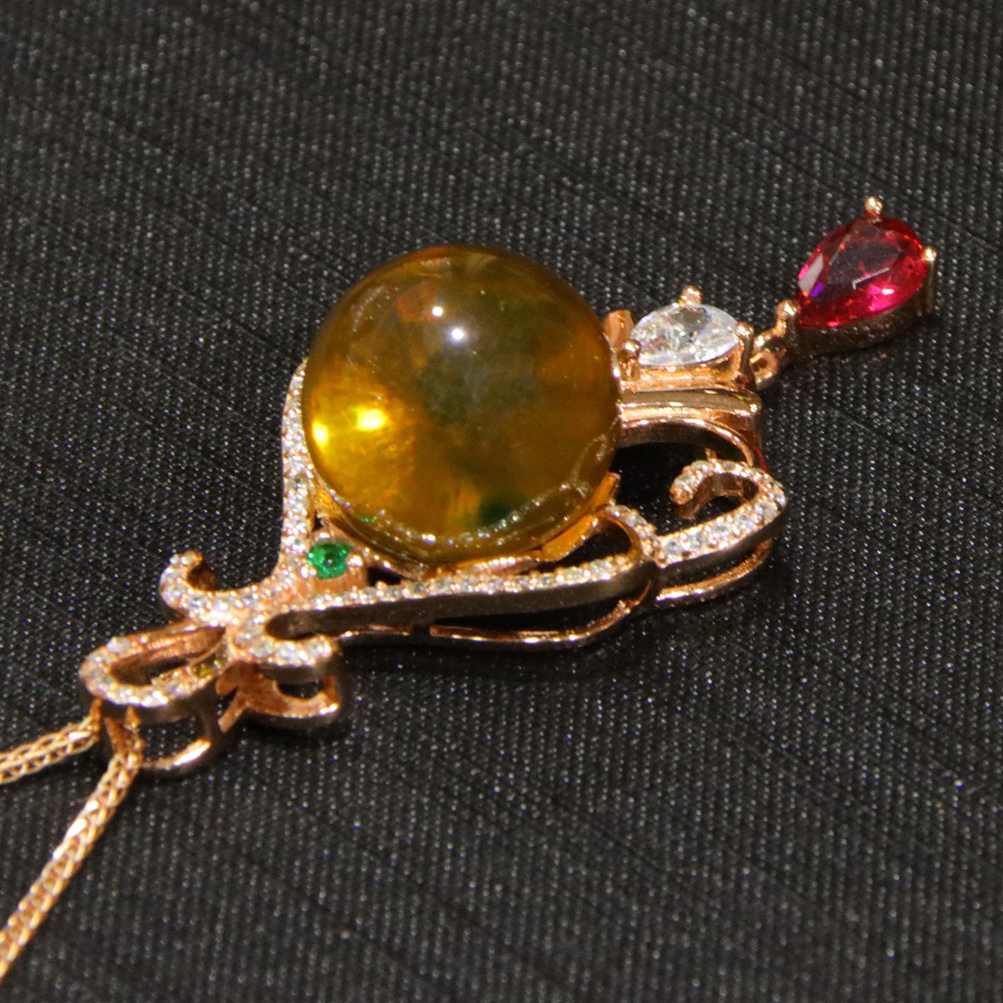 Fashionable and simple blue amber diameter 14mm 0.009kg ladies necklace pendant