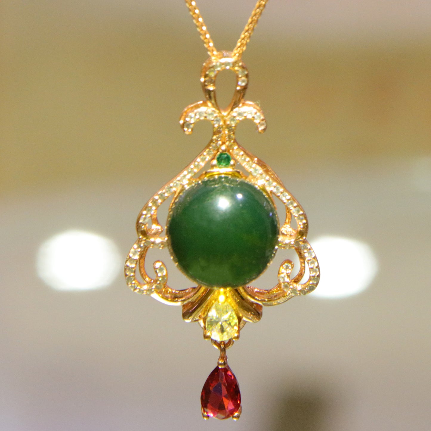 Fashionable and simple blue amber diameter 14mm 0.009kg ladies necklace pendant