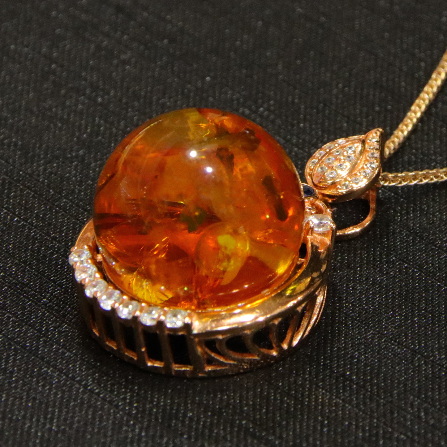 Fashion retro blue amber diameter 18mm 0.011kg ladies necklace pendant
