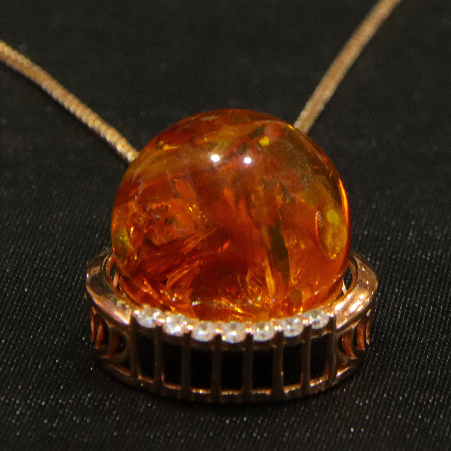 Fashion retro blue amber diameter 18mm 0.011kg ladies necklace pendant