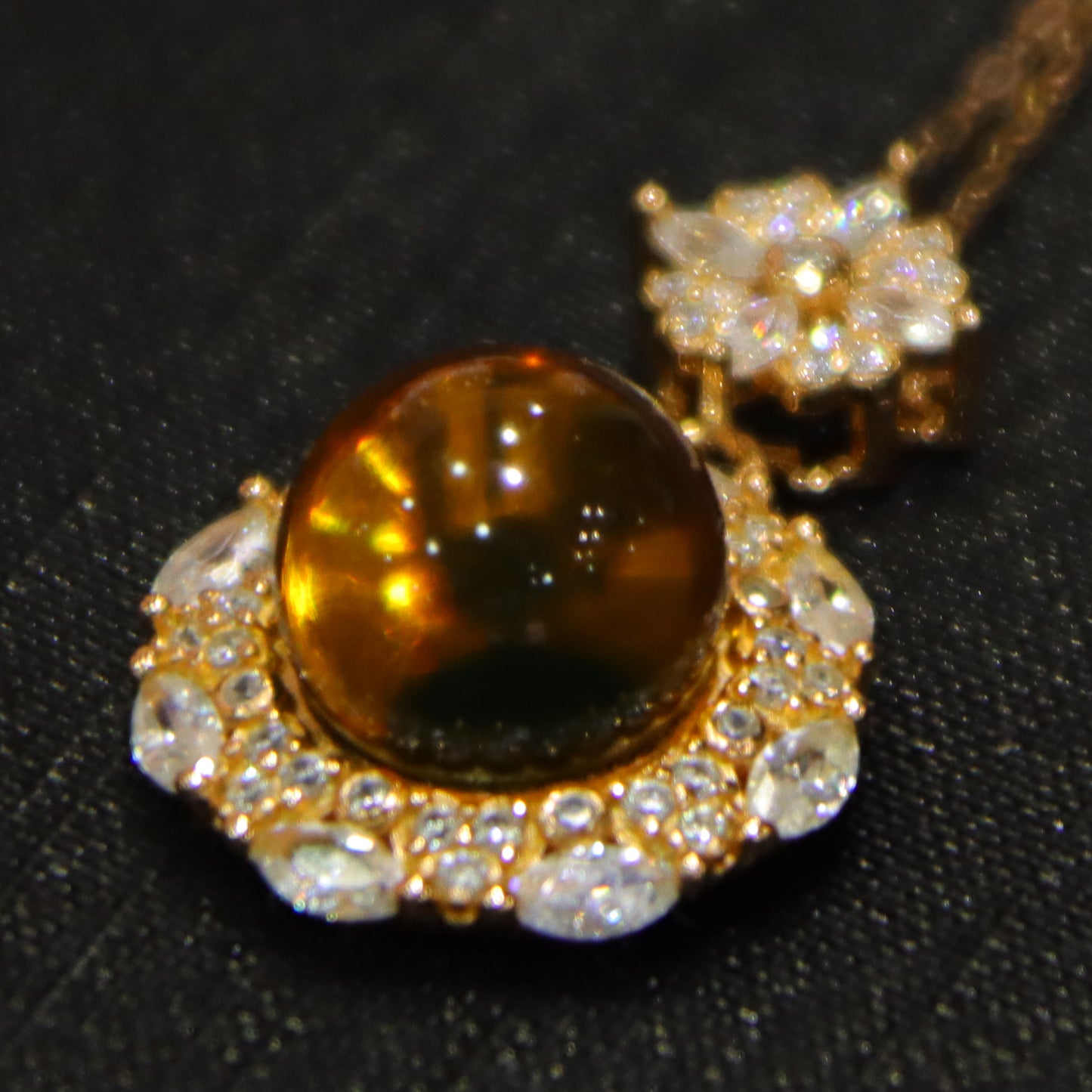 925 Sterling Silver with Zircon & Natural Mexico Blue Amber Round Pendant - 9mm Bead