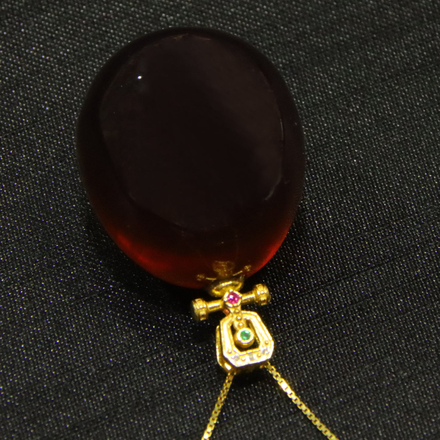 Fashion simple blue amber ladies 22.8mm party necklace pendant