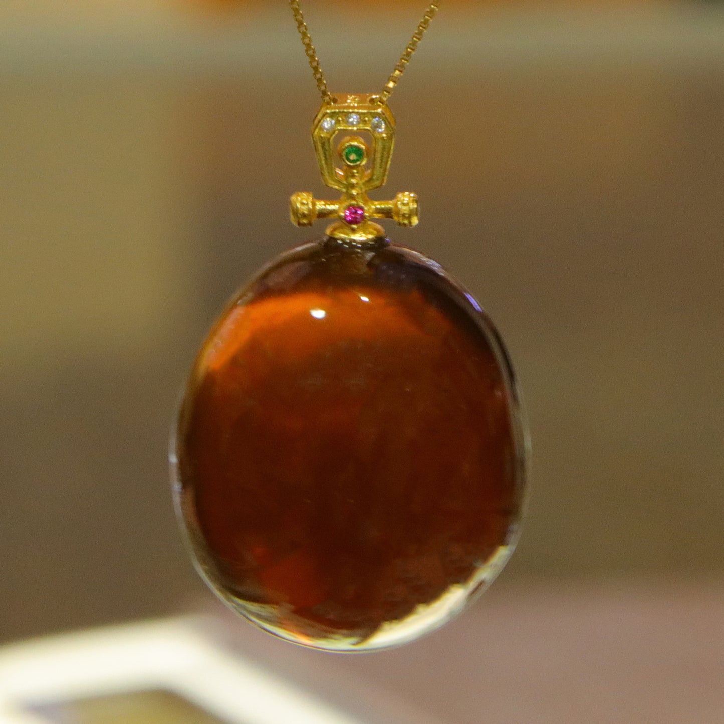 Fashion simple blue amber ladies 22.8mm party necklace pendant
