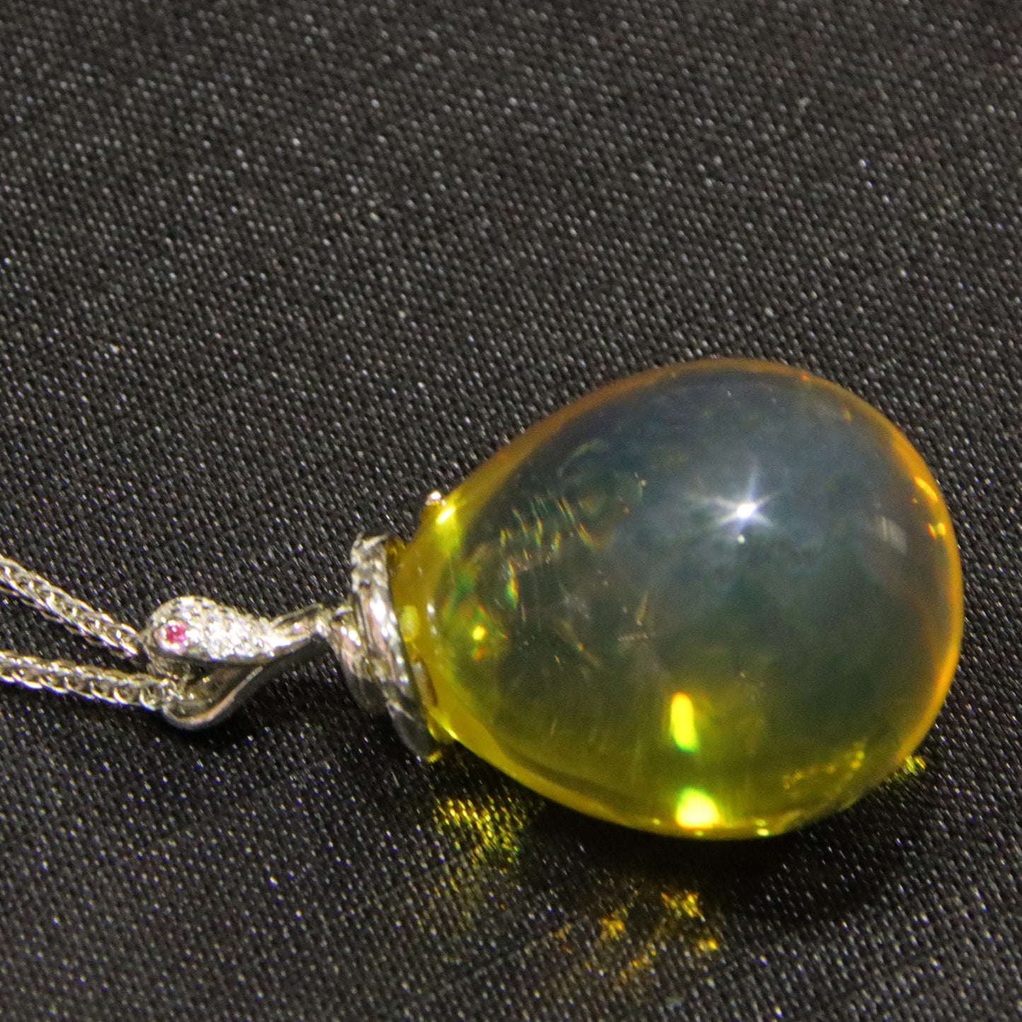 Fashion blue amber diameter 18.3mm 0.006kg ladies necklace pendant