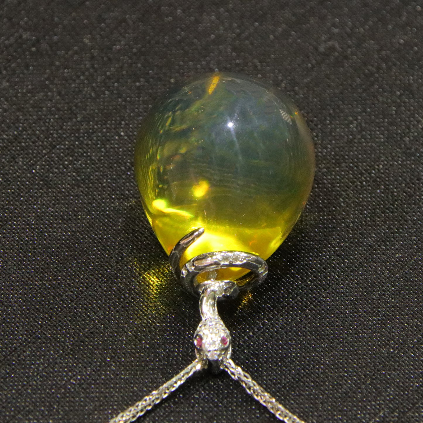 Fashion blue amber diameter 18.3mm 0.006kg ladies necklace pendant