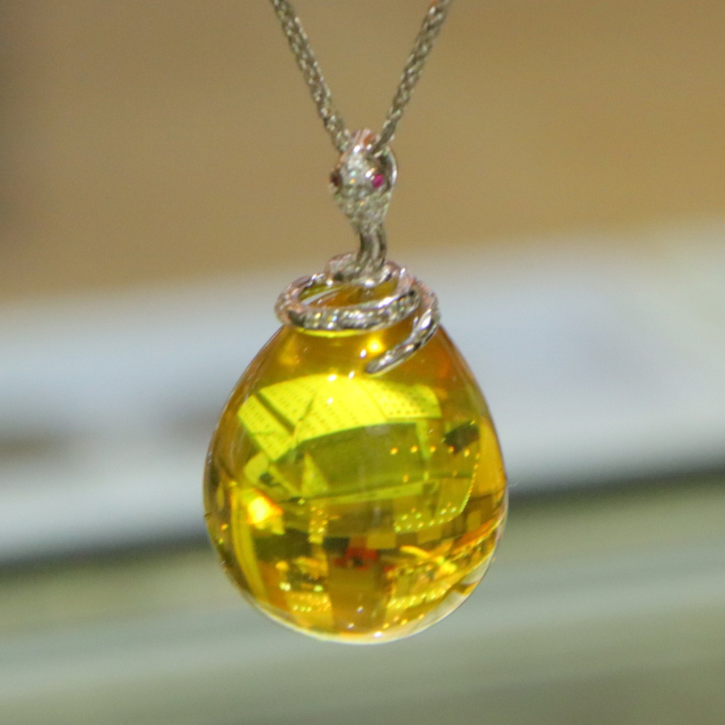 Fashion blue amber diameter 18.3mm 0.006kg ladies necklace pendant