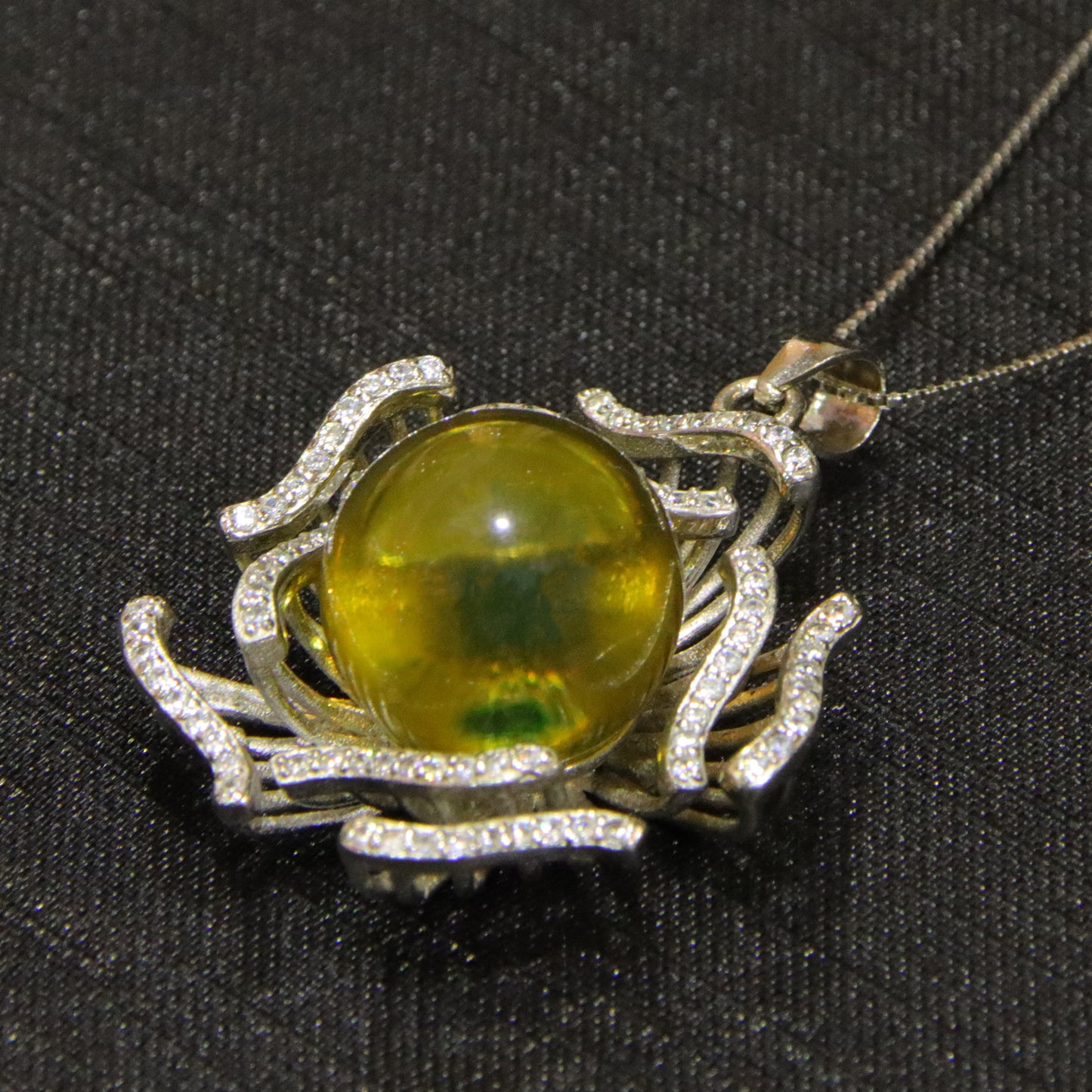 Fashion retro blue amber diameter 13mm 0.007kg ladies necklace pendant