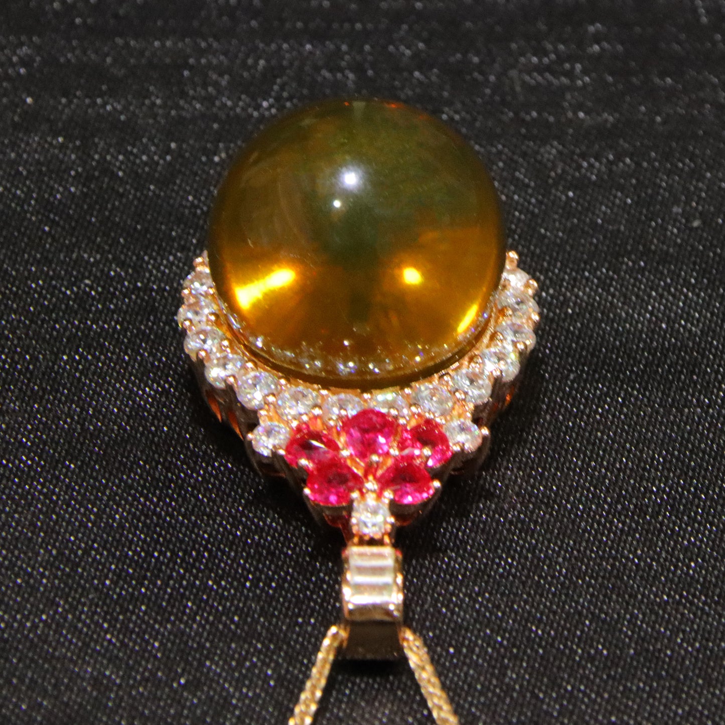 Fashionable and simple blue amber diameter 19mm 0.013kg ladies necklace pendant