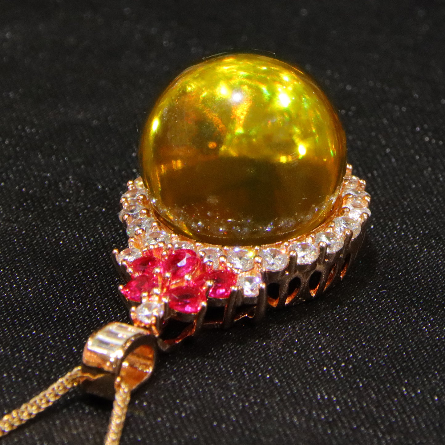 Fashionable and simple blue amber diameter 19mm 0.013kg ladies necklace pendant