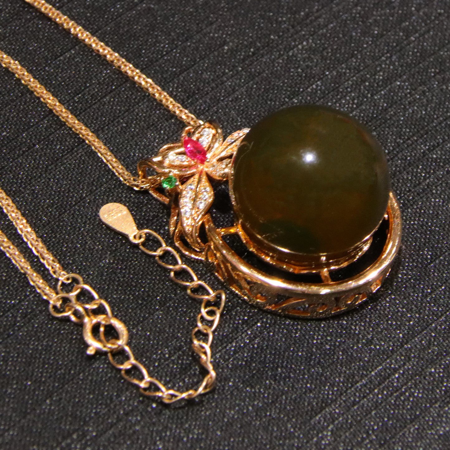 Fashionable and simple blue amber diameter 17mm 0.009kg ladies necklace pendant