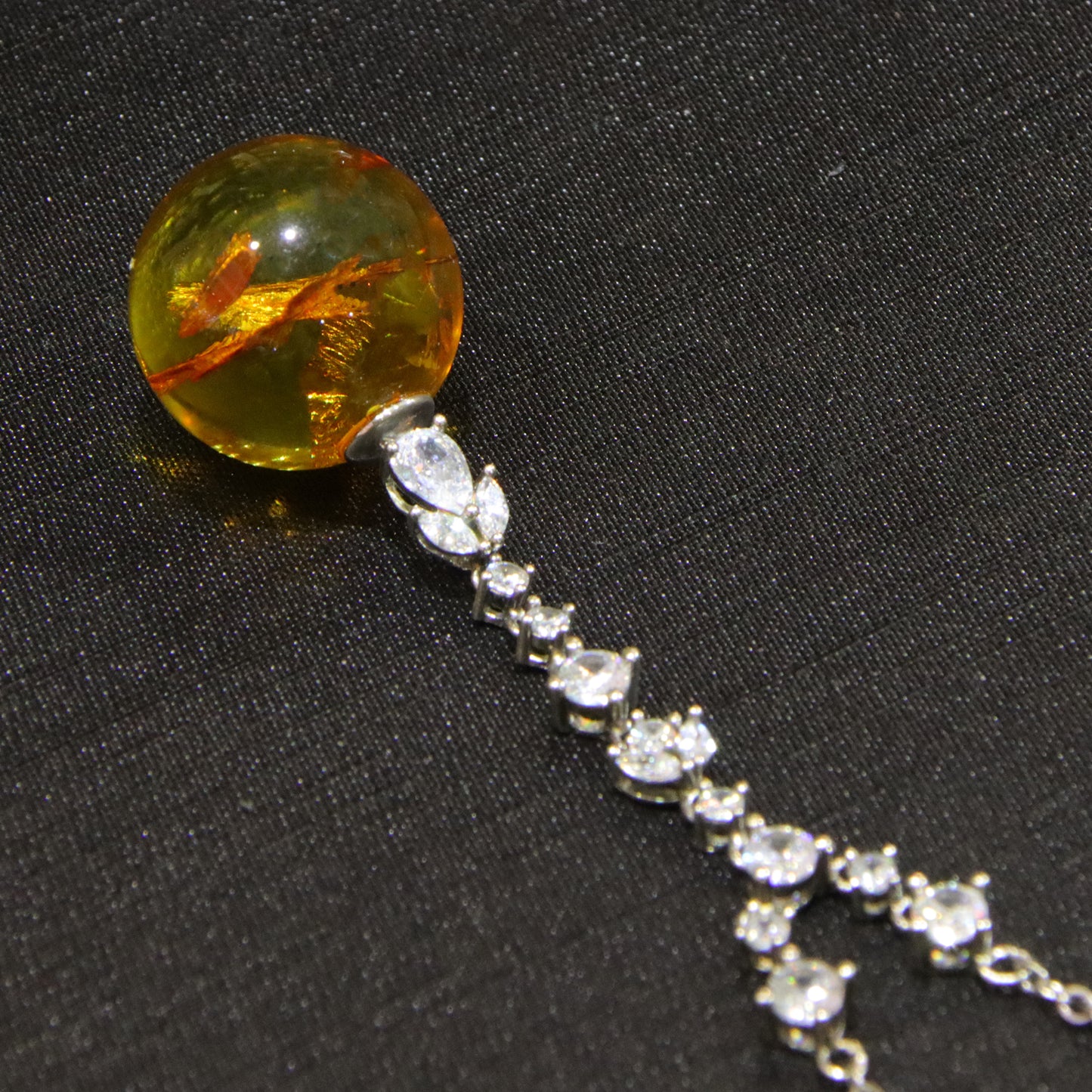 Fashion blue amber diameter 19mm 0.01kg ladies necklace pendant