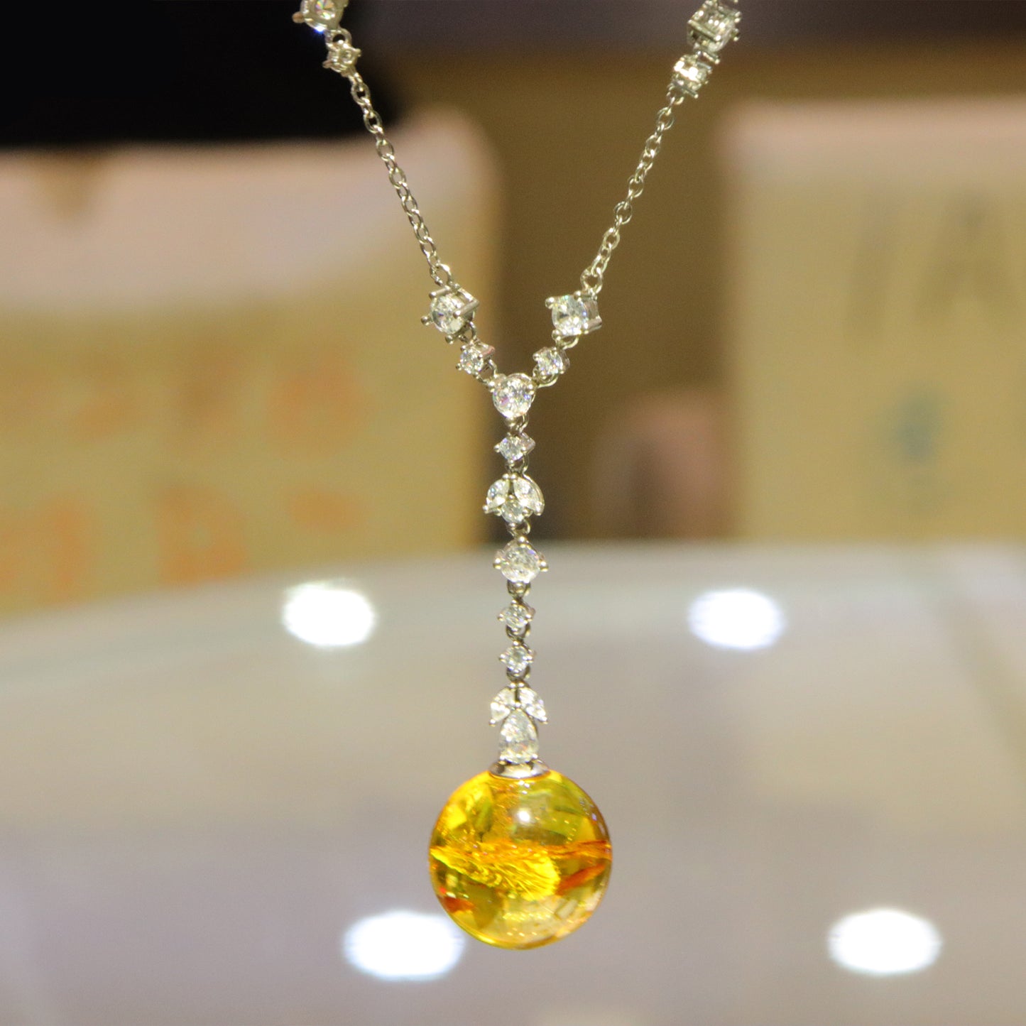 Fashion blue amber diameter 19mm 0.01kg ladies necklace pendant