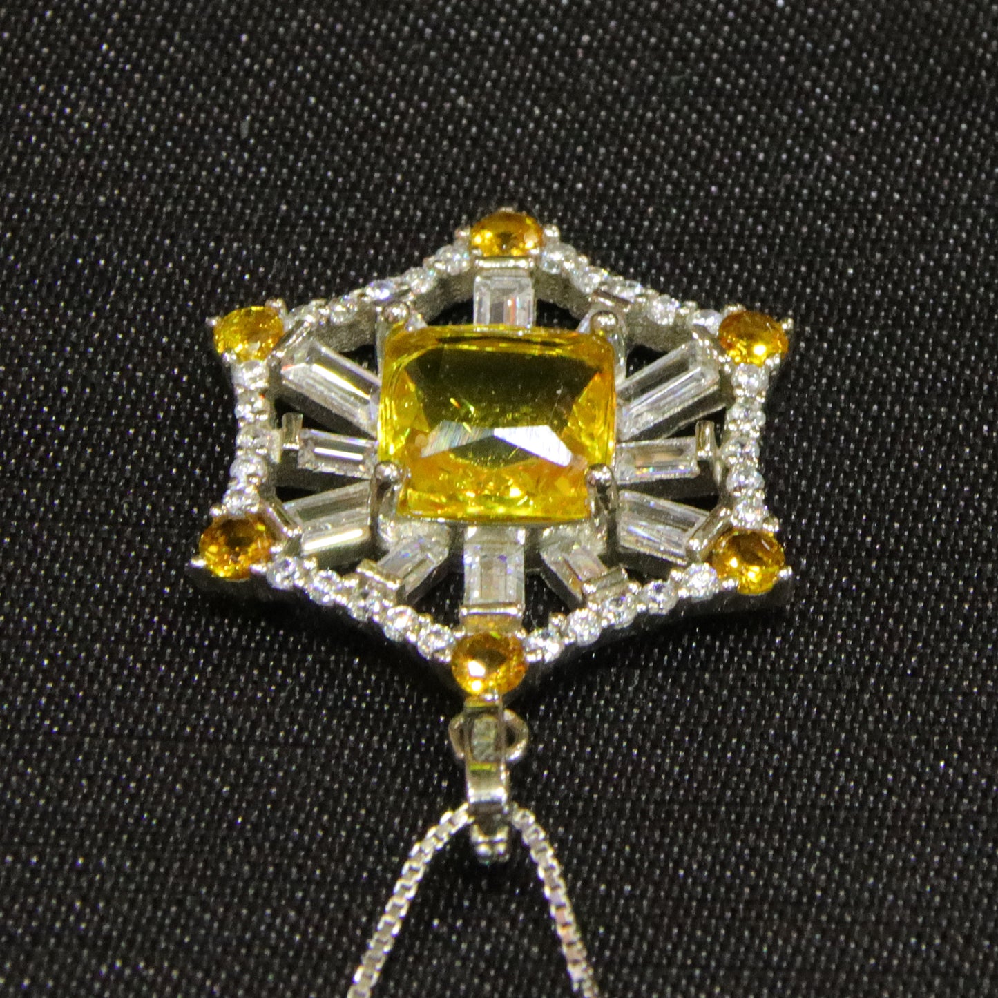 Fashion creative blue amber diameter 8.6mm 0.004kg ladies necklace pendant