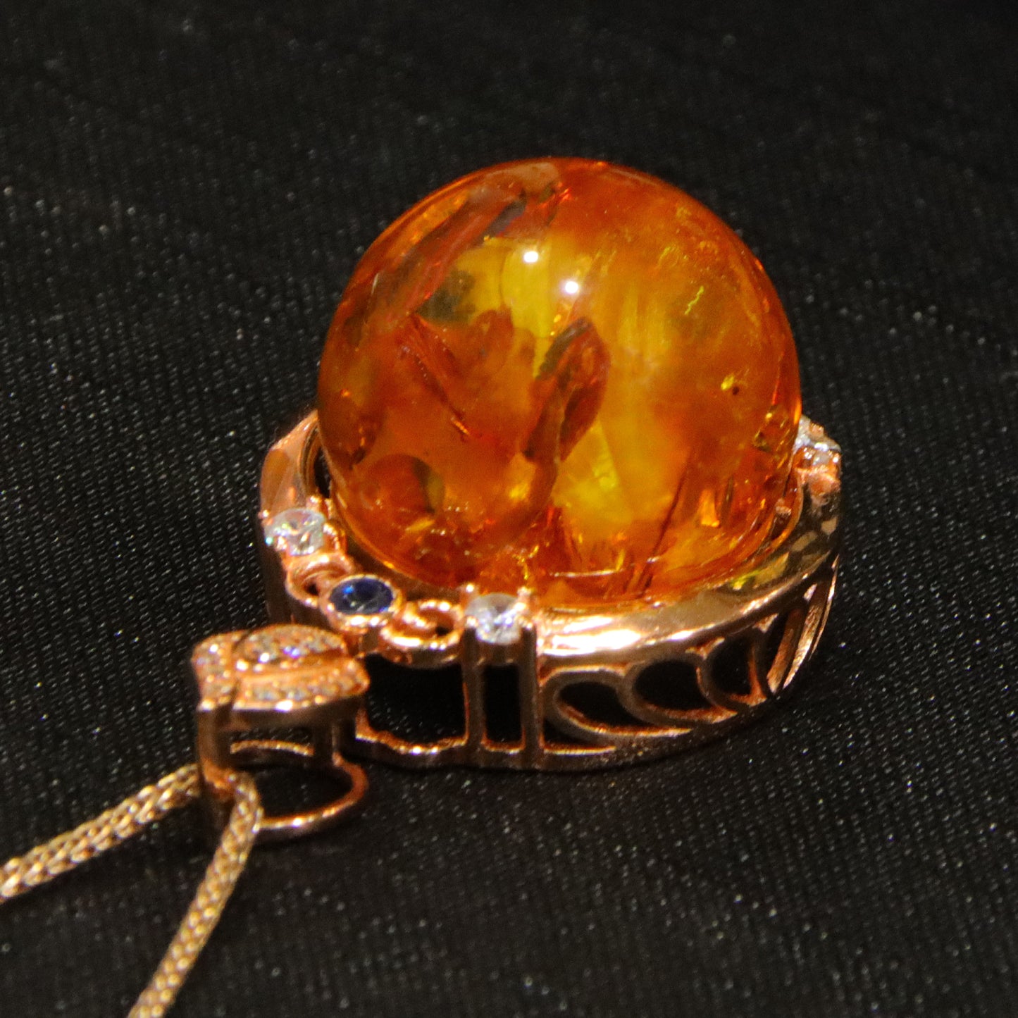 Fashion retro blue amber diameter 18mm 0.011kg ladies necklace pendant